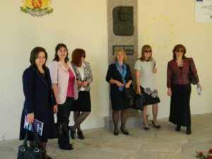 Финансово-Стопанска Гимназия "Атанас Буров" - Хасково