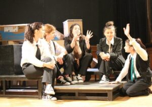 Театрален колеж Любен Гройс