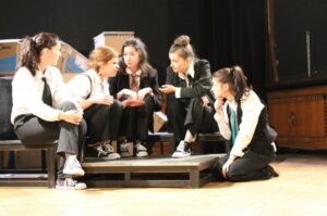 Театрален колеж Любен Гройс