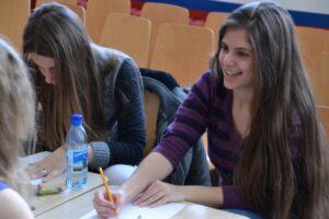 33 ЕЗИКОВА ГИМНАЗИЯ „Света София”