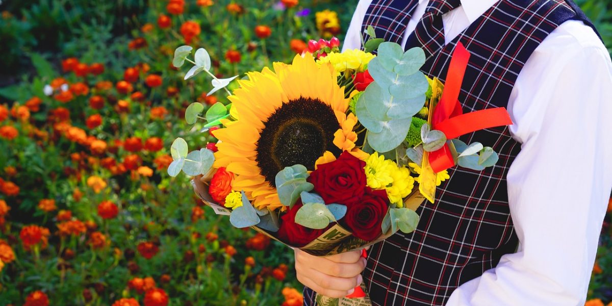 Добрият учител чувства учениците си като приятели. Често ще чуем да ги нарича "моите деца". Колко от хората, които не са им роднини го казват?